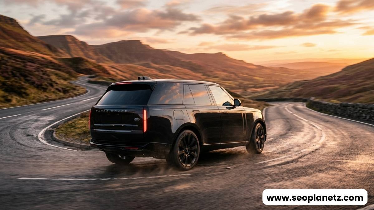 2027 Range Rover exterior in Santorini Black